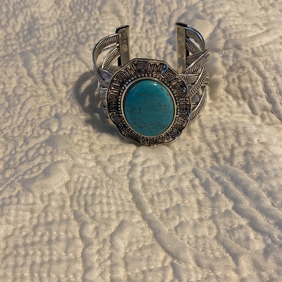 Lot of 4 Turquoise Costume Jewlery - Picture 7 of 10
